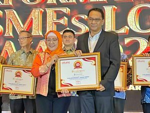 Kali Pertama Bank Kalbar Terima Ajang Penghargaan dari Majalah Peluang 
