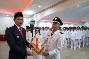 Bupati Kapuas Hulu Kukuhkan 191 Kades Perpanjangan Waktu