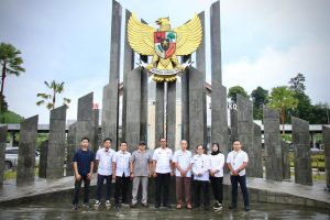 Kunjungi Entikong, Makhruzi Rahman Resmikan Galeri Arsip Nasional