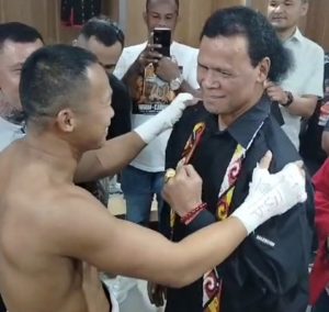 Hercules Nonton Langsung Pertandingan Daud Yordan Vs Hernan Carrizo di Pontianak 