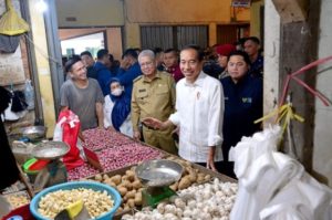Kunjungi Pasar Mawar Pontianak, Jokowi Sampaikan Ucapan Maaf dan Pamit