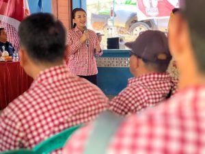 Kukuhkan Tim Pemenangan KREN Mandor, Karolin: Keberlanjutan Kepemimpinan Penting untuk Pembangunan