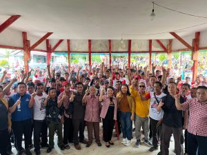 Masyarakat Adat Binua Pantu Seratus Deklarasi Dukungan Pasangan Karolin-Erani
