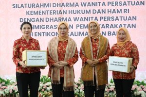 Imigrasi Entikong Terima Kunjungan DWP Kemenkumham RI 