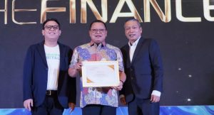 Wow Keren !! Bank Kalbar Raih Penghargaan The Best Performing Bank 2024 