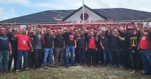 Hari Terakhir Masa Kampanye, Heriadi Kumpulkan Seluruh Tim Pemantau dan Satgas di Kantor DPC PDI P Landak