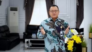 Dinilai Berhasil Narkodai Bank Kalbar, Rokidi Terima Penghargaan The Most Commited Top Leader on Human Capital 2024