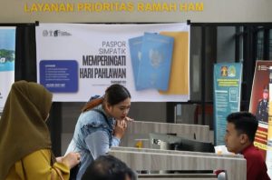 Peringati Hari Pahlawan, Kantor Imigrasi Entikong Adakan Pelayanan Paspor Simpatik 