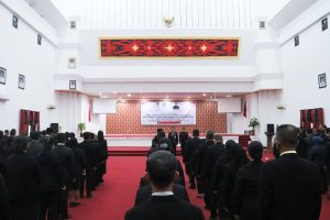 115 PNS Pemkab Landak Terima Tanda Kehormatan Satyalancana Karya Satya
