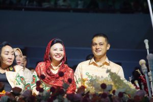 Bersama Suami Karolin Hadiri Pembukaan MTQ ke-32 Tingkat Provinsi di GOR Patih Gumantar