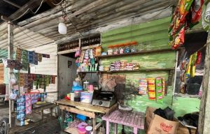 Warung Kecil Milik Siti, Bangkit Berkembang Berkat KUR Bank Kalbar 