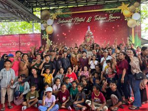 Open House Hari Kedua, Karolin : Natal Menyatukan Masyarakat Landak