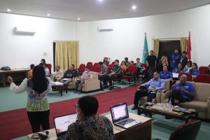 Pj Bupati Landak Gutmen Hadiri Monev KI Kalbar