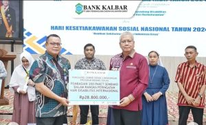 Peringati HKSN dan Hari Disabilitas, Bank Kalbar Bagikan 200 Paket Sembako 