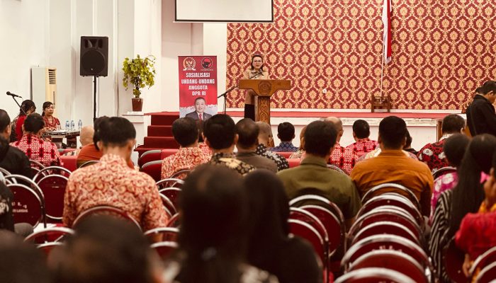 Turun Langsung ke Landak, Cornelis Sosialisasikan Inpres Efisiensi Anggaran dan UU TNI 