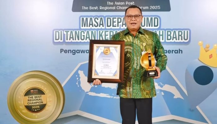 Bank Kalbar Raih Penghargaan Golden Champion