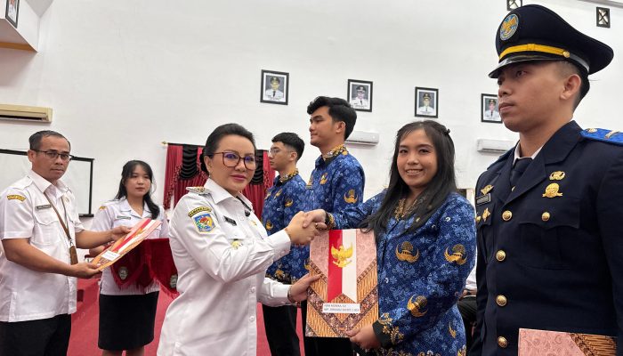 312 CPNS Landak Dilantik, Ini Pesan Karolin Untuk ASN Terkait Medsos