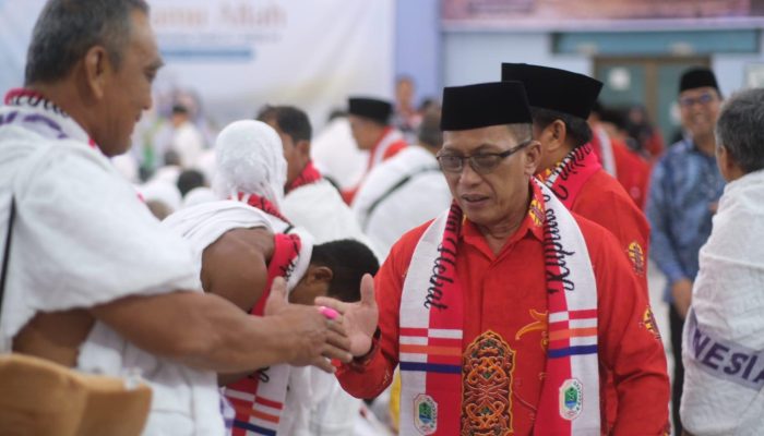 Wabup Kapuas Hulu Lepas Keberangkatan Calhaj, Satu Orang Calhaj Gagal Berangkat 