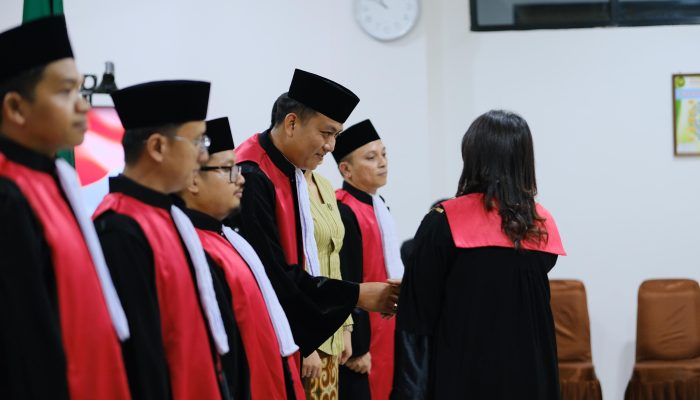 Wabup Kapuas Hulu Hadiri Pelantikan Hakim IX PN Putussibau 