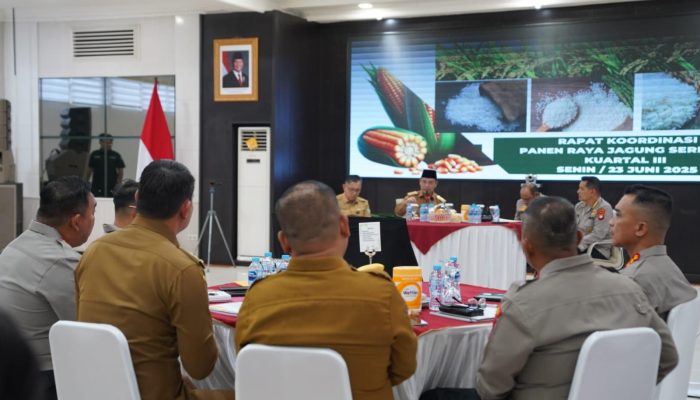 Bupati Kapuas Hulu Hadiri Rakor Kesiapan Panen Raya Jagung Kuartal Ketiga