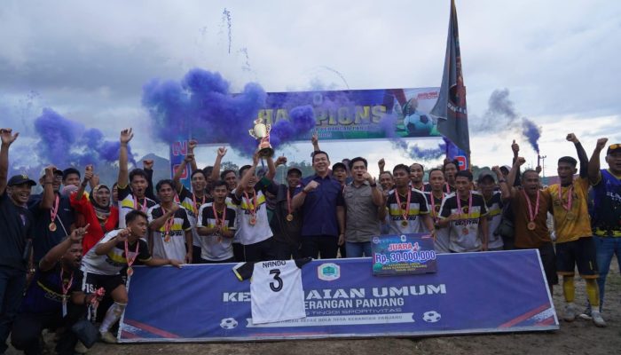 Bupati Kapuas Hulu Menutup Secara Resmi Turnamen Keramaian Umum