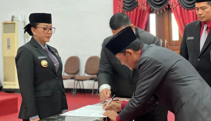 Karolin Lantik 3 Pejabat Landak, Kadis Dukcapil Geser Jadi Staf Ahli