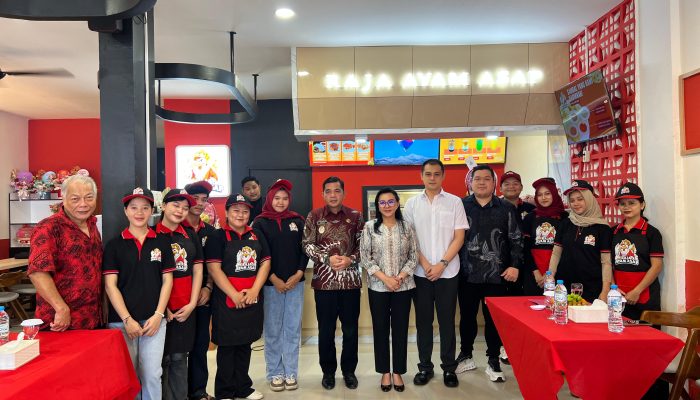 Dihadiri Bupati dan Wakil Bupati Landak Opening Raja Ayam Asap jadi Pilihan Baru Kuliner di Ngabang