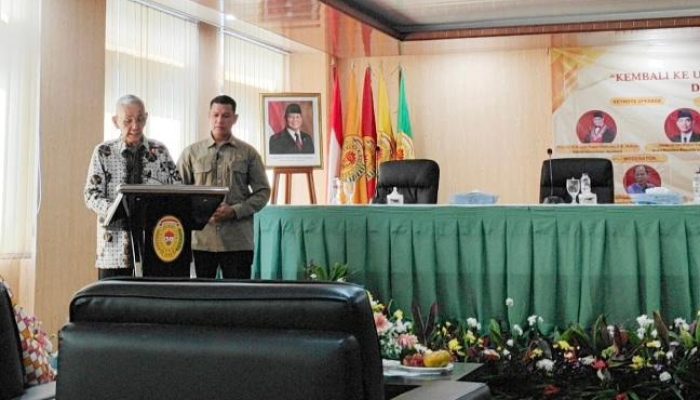 Simposium Dekrit Presiden 1945, Try Sutrisno: Kembali ke UUD 1945, Sebuah Keniscayaan 