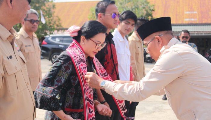 Bupati Karolin Hadiri Pelantikan Dewan Pengurus TMI Landak