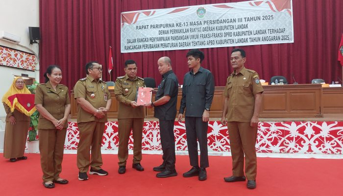 Wakil Bupati Landak, Hadiri Sidang Paripurna Ketiga DPRD Landak 