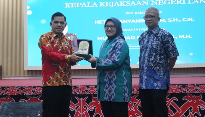 Wakil Bupati Landak Hadiri Pisah Sambut Kajari Landak