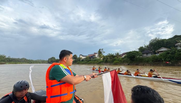Erani Hadiri Penutupan Lomba Sampan Pesayangan, Ini Daftar Tim Yang Menang