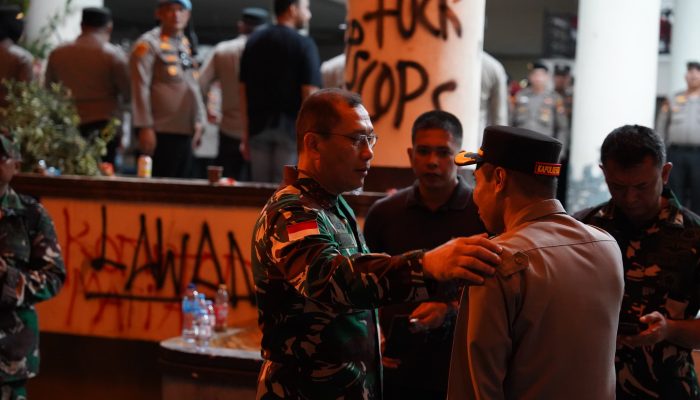 Pangdam Tanjungpura Tinjau Situasi Pasca Aksi Demontrasi di Kota Pontianak 