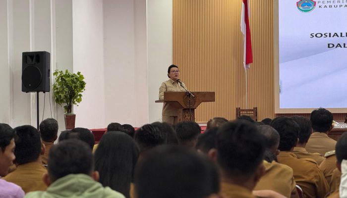 Buka Sosialisasi Aplikasi Siskeudes, Karolin Minta Kades Cerdas Teknologi 
