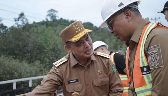 Atasi Masalah Banjir, Gubernur Kalbar Tinjau Pekerjaan Jembatan Kecapah