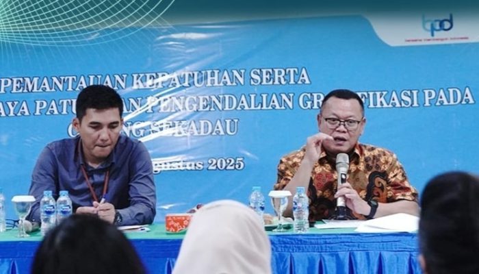 Dirut Bank Kalbar Apresiasi Kinerja Pegawai Kacab Bank Kalbar Sekadau 