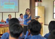 Bupati Landak Berikan Pendidikan Politik Bagi Pemilih Pemula di SMA Maniamas Ngabang