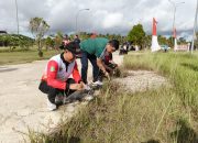 Jumat Bersih Kawasan GOR Patih Gumantar Bersama Wabup Landak
