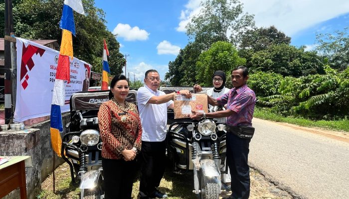 Kunjungi Sidas Cornelis Bawa Oleh-oleh dari Kementerian Lingkungan Hidup 