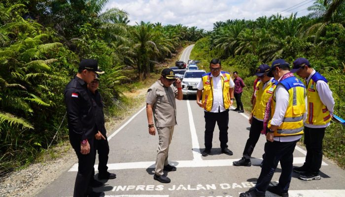 Kunker ke Kapuas Hulu, Lasarus Bawa Rombongan Kementerian PU 
