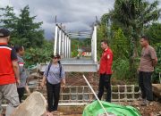 Bupati Kapuas Hulu Tinjau Pembangunan Jembatan Sungai Peniung