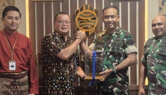 Jalin Silaturahmi Dirut Bank Kalbar Terima Kunjungan Danrem 121/Abw