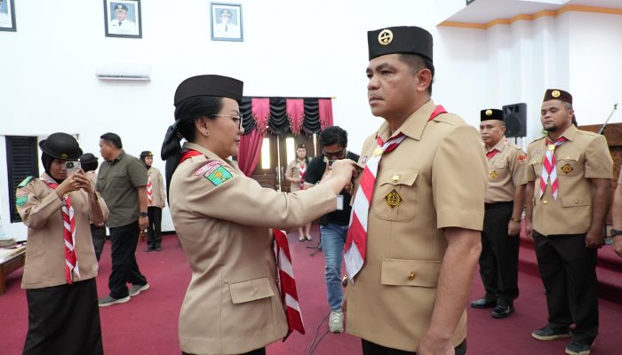 Wabup Landak Erani Dilantik Sebagai Ketua Kwarcab Pramuka Landak 