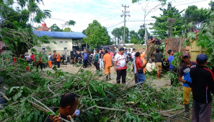 Libatkan Semua ASN, Wabup Landak Bangkitkan Semangat Gotong Royong 