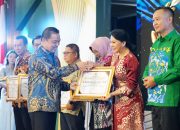 Raih Dua Penghargaan, Karolin : Ini Keberhasilan Bersama Pemkab Landak 