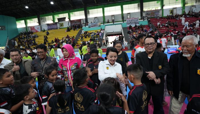 Bupati Landak yang Juga Ketum FORKI Kalbar Buka Open Karate Championship 