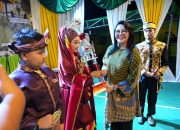Penutupan Festival Budaya Tumpang Negeri, Bupati Landak Serahkan Bantuan 