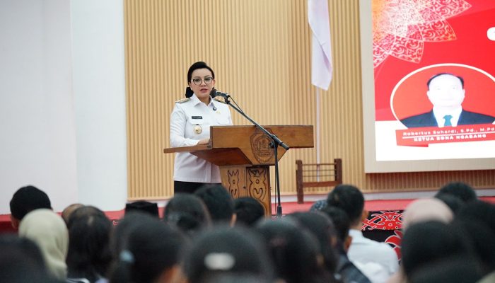 Melalui MGMP SMP, Karolin Ajak Para Guru Kreatif Menuangkan Ide