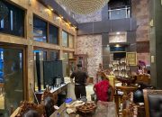 Geledah Rumah Tersangka Korupsi GKE Petra, Penyidik Bawa Dokumen dan 2 Kunci Mobil Mewah