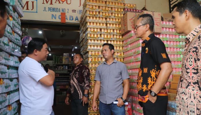 Pemkab Landak Sidak Harga Bahan Pokok Jelang Nataru 2025-2026